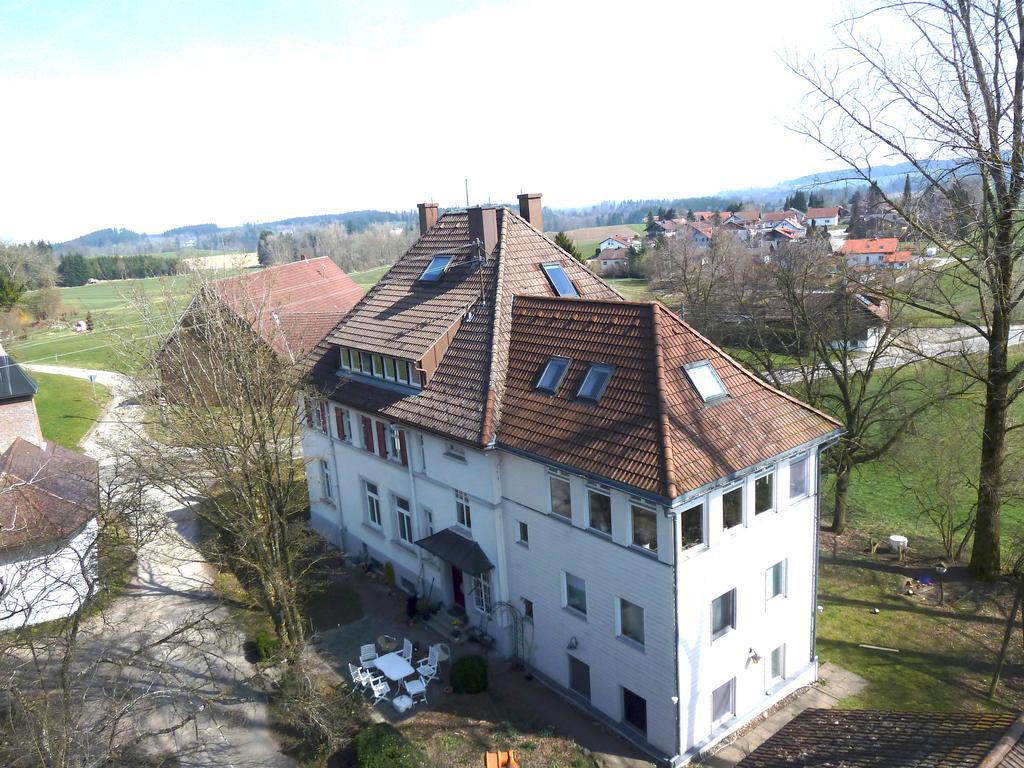 Апартаменты Altes Schulhaus Argenbuhl Экстерьер фото